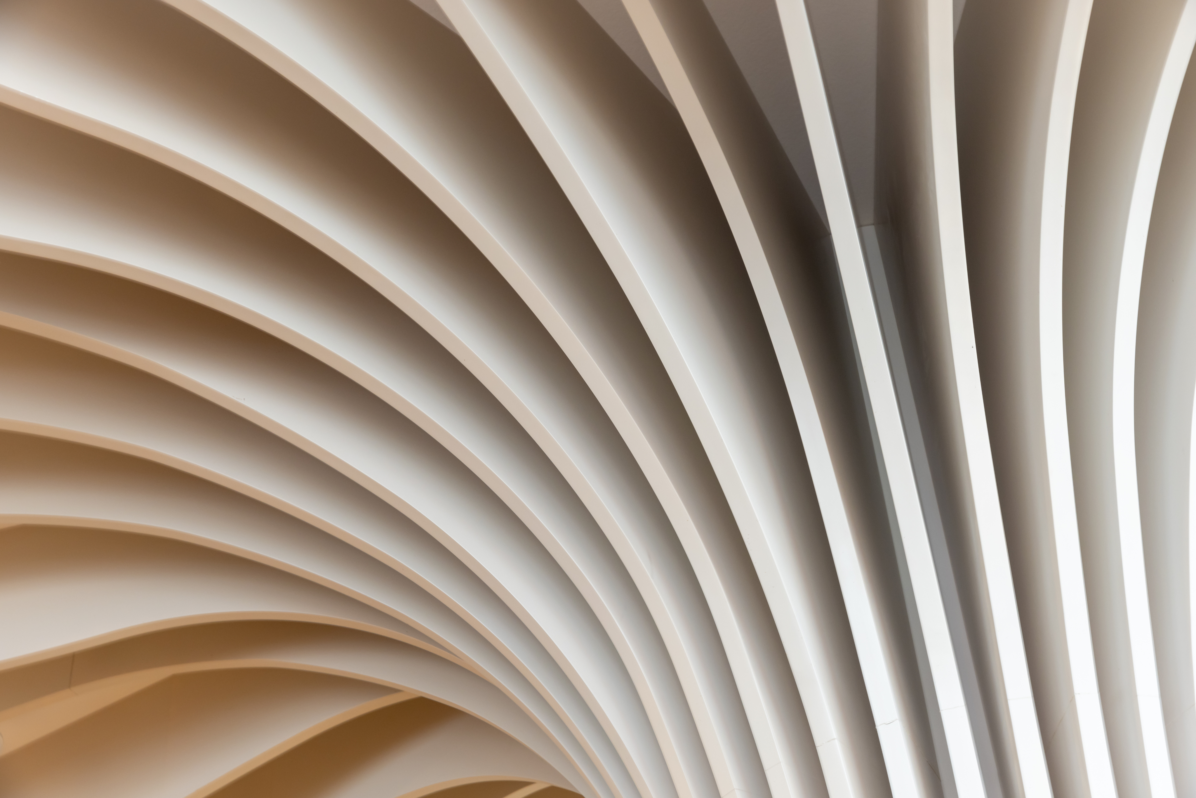 Image d'une architecture géométrique abstraite - vue du dessous